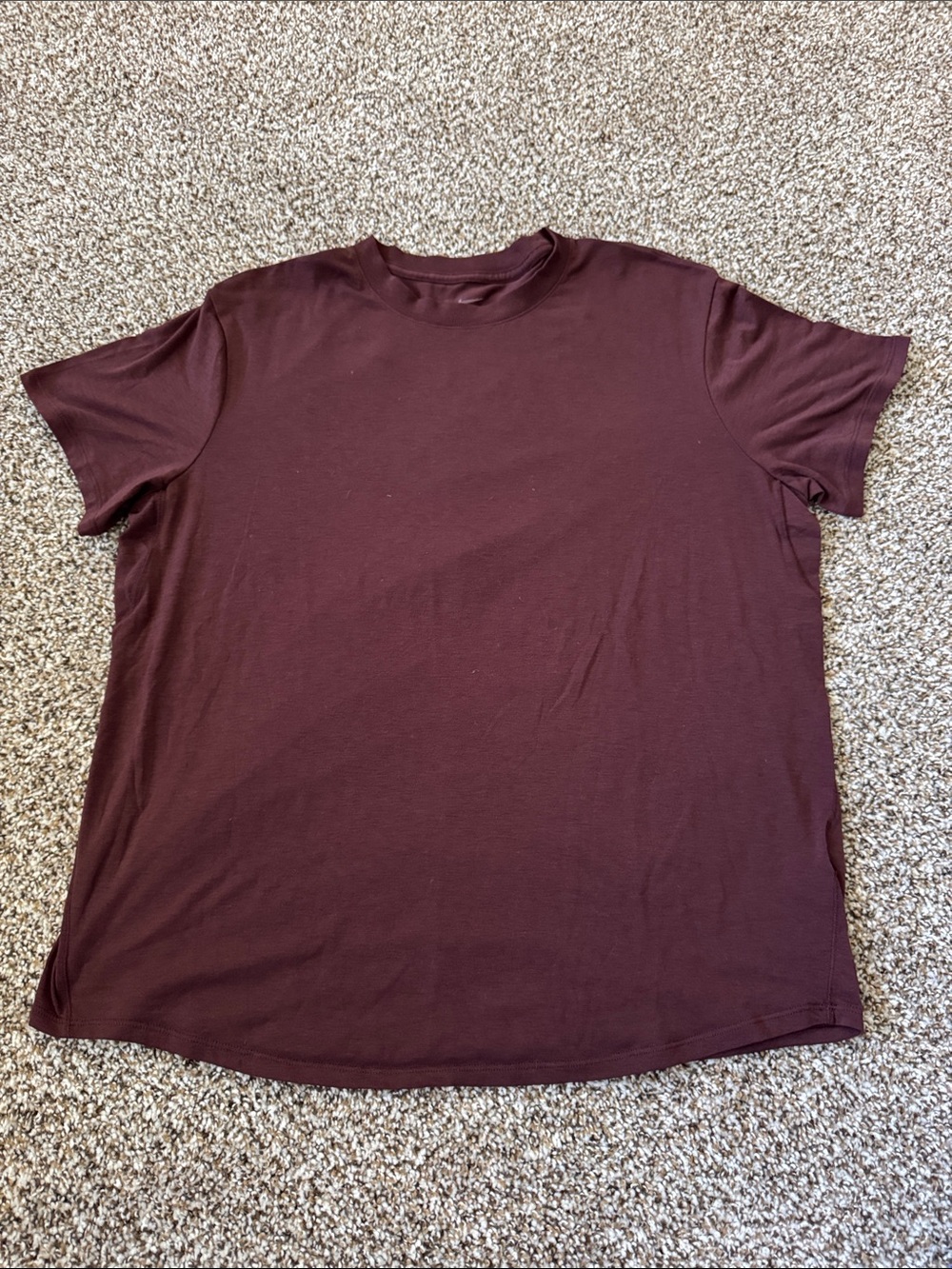 Men's Crew Neck T-Shirt in Burgundy